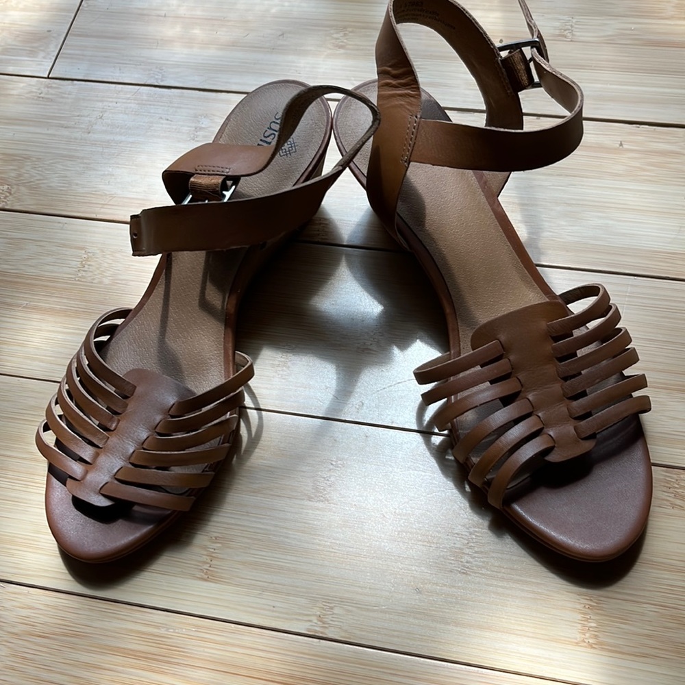Susina Huaracha Wedge Sandals